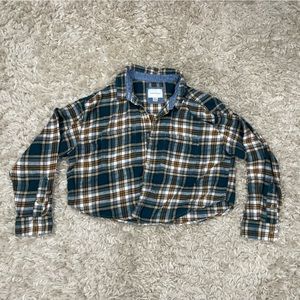American Eagle Cropped Long Sleeve Button Down Flannel